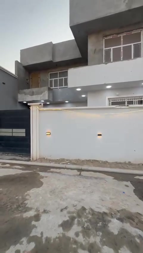 📌دار للبيع 
🏠دار ٢٠٠م زراعي سند ٢٥ بناء حديث 
📍كربلاء _ طويريج _ الحولي مقابل حي ابو جوعانه يبعد ٤٠ متر عن الحولي كافة الخدمات
🏢عدد الطوابق : ٢ طابق
🏘عدد الغرف : ٤ غرف نوم سويت + صاله + استقبال + مطبخ + صحيات داخليه وخارجيه
❓للاستفسار الاتصال على الارقام 
☎***********
☎***********
🤝او زيارة مكتب 🔹امير الدليمي للعقار🔹 الكائن في 
📍كربلاء _ الهنديه _ حي المصطفى 🔹ابو جوعانه🔹 قرب اسواق هادي مكي
