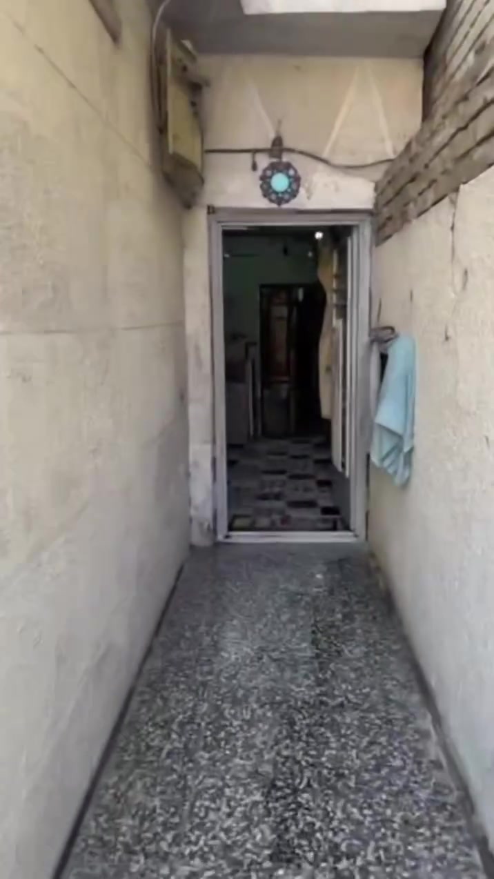 بيت للبيع طابق واحد مساحه ١٠٠متر واجه 5ويحتوي على طارمه وحمام داخلي واستقبال وحولي وغرفة ومنور العنوان الخطيب الزراعي شارع الحشد  الاستفسار خاص أوعلى الرقم التالي‏‪***********‬‏ منطقه كامله الخدمات
