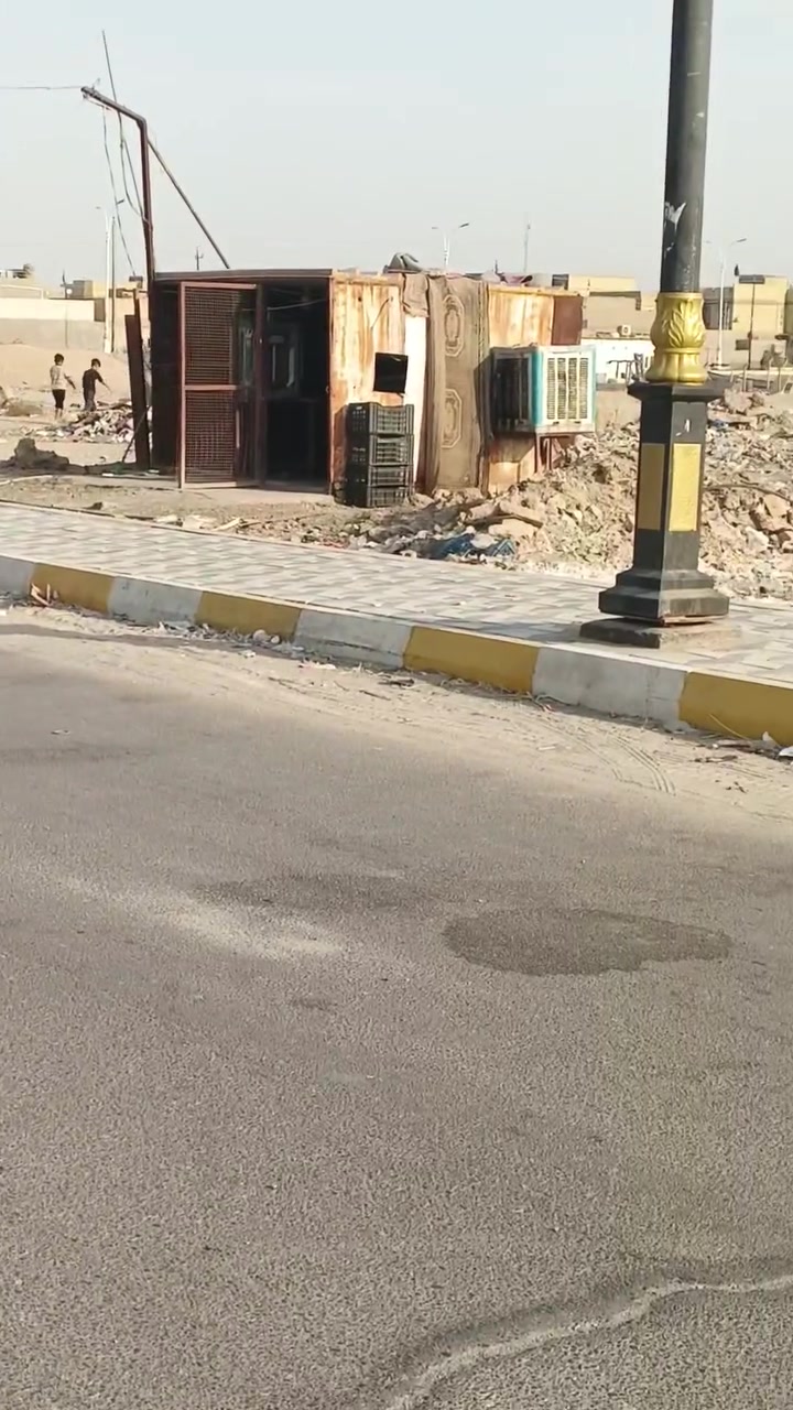 للبيع مساحه 100م بناء كونكريت والبيت كله دنك قضاء الرفاعي التفيج قرب مدرسة دار البيضاء ***********
