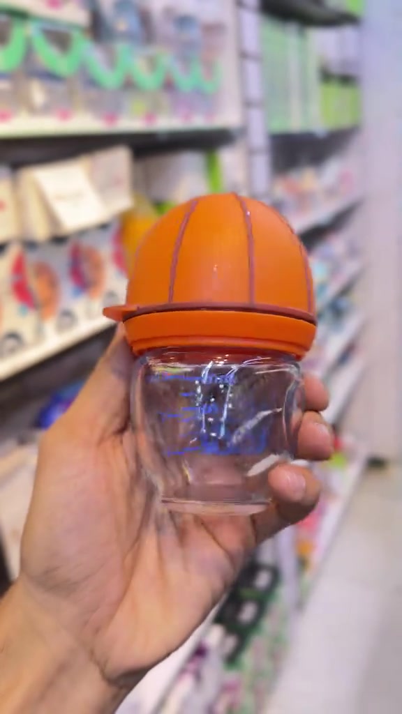 🍼💛 مَمّة أطفال أنيقة وعملية 💛 ✔️ تصميم جذاب للأطفال ✔️ غطاء شفاف للحماية ✔️ مناسبة للاستخدام اليومي 📲 للطلب واتساب فقط: *********** *********** 📦 حسوني بيبي لملابس الأطفال 🧸
