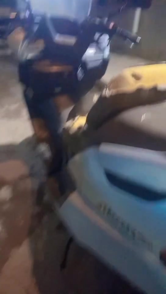 السلام عليكم دراجه متوازيه للبيع ماجسته دراجه نظيفه وحلوه مال جني دراجه وناقصها لو برغي تاجي الطارميه متوازع البيع اتصال على رقم الهاتف يتوفر بيه واتساب*********** متوازع البيع وهذا الرقم يتوفر بيه واتساب
