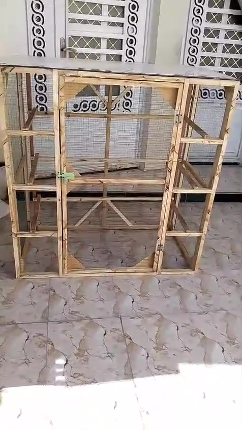 سلام عليكم مرخصة الادمن متاح قفص شغل جديد درجه اولى خشب روسي اصلي عرض 120 ارتفاع 125 نزال 65 يتفصخ براغي كامل مع ترايش مكان بغداد الحريه 

***********

