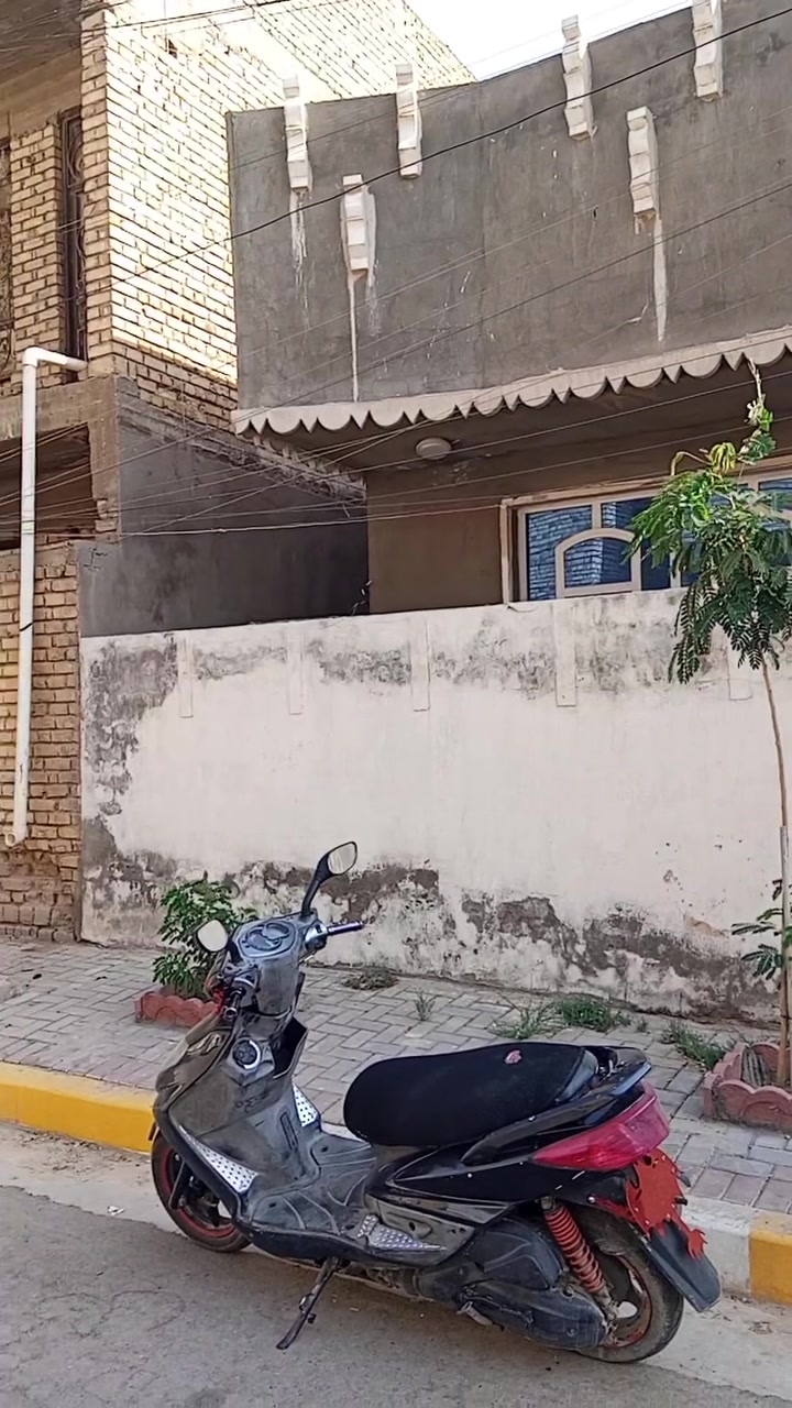 دار للبيع في بغداد - منطقة الثلاثينات
📍 الموقع: منطقة الثلاثينات، خلف مطعم چكن اوسلو - موقع مميز وكامل الخدمات

📐 المساحة: 100 متر مربع ( 10 × 10 )

🏠 تفاصيل الدار:

الطابق الاول:
• استقبال • مطبخ • غرفة نوم • صحيات • منور • البيت نظيف وكامل 
الطابق الثاني:
• غرفة نوم واحدة + حولي • نقص الارضية فقط 
✨ ملاحظات:
المنطقة كاملة الخدمات ( ماء - كهرباء - تبليط - مدارس - اسواق )
البيت نظيف جداً ويحتاج بعض اللمسات البسيطة فقط

💰 السعر: 85 مليون وبيه مجال بسيط

📞 للاستفسار:
*********** - ابو كرار
