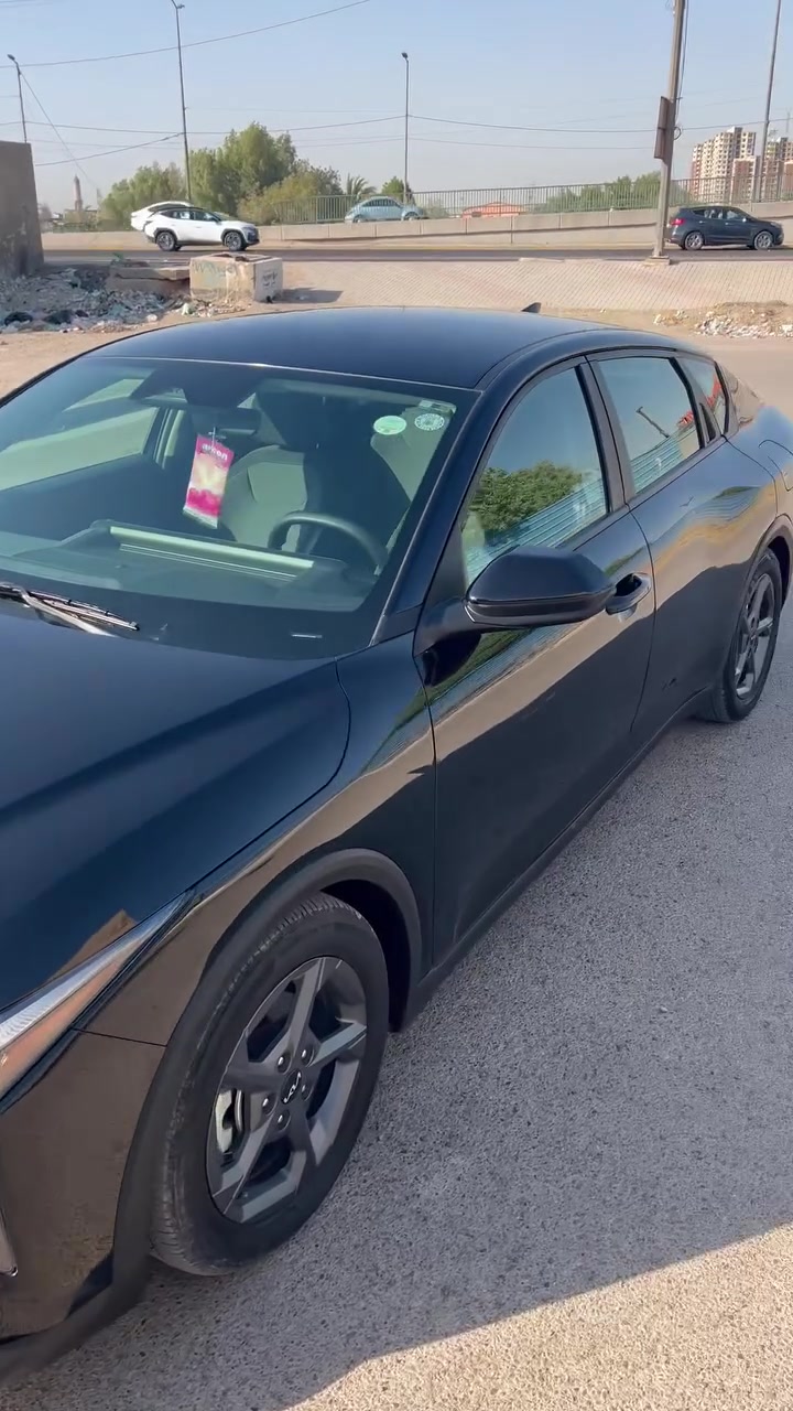 السلام عليكم 
كي فور للبيع
مواصفات معروفه 
حادثها جاملغ وباب خلفي بدون دواخل بدون ايرباك 
بيها سونار
السعر 163بيها مجال قليل
رقم ***********
واتساب ***********
