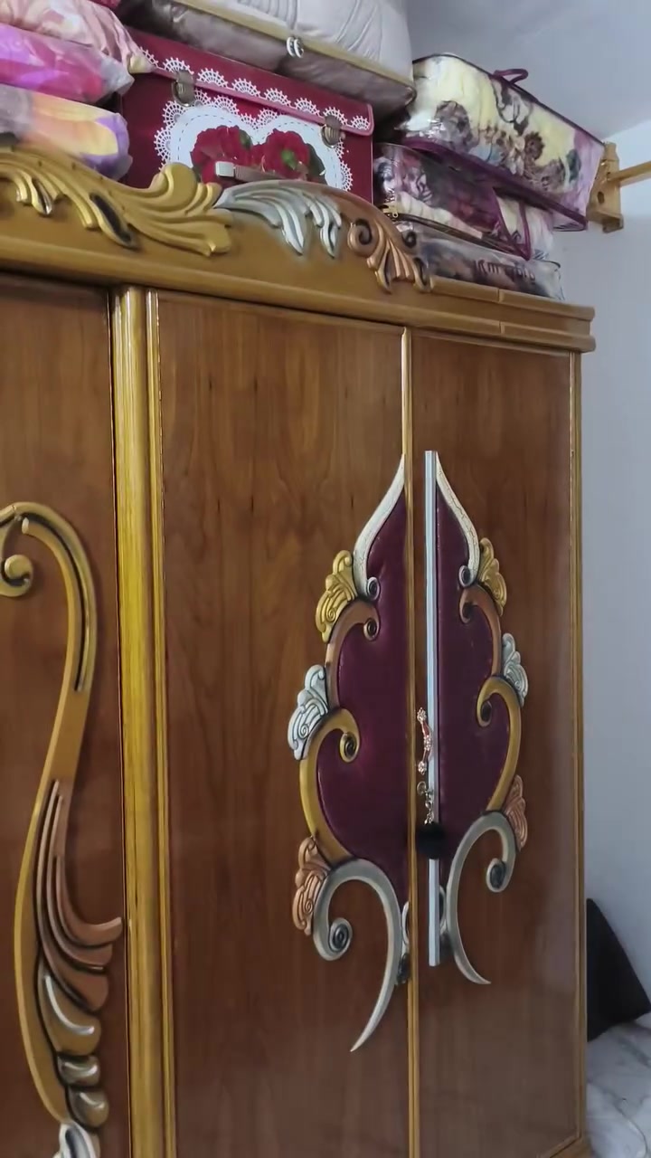 إسلام عليكم غرفه تسكام مستعمله شي قليل نضافه 95 بلميه ماخذه مليونين و 750 قبل 3 اشهر اريده مليونين ***********وتساب
