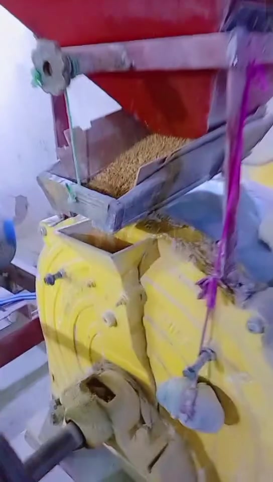 طاحونة محمود لبلبي 
عنوان تلعفر حي النداء 
لطح البرغل والطحين والجيش والحبيه 
***********
