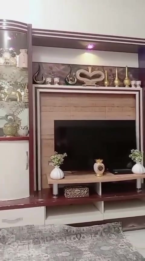 للبيع سعر ٣٥٠ وبيه مجال ***********
