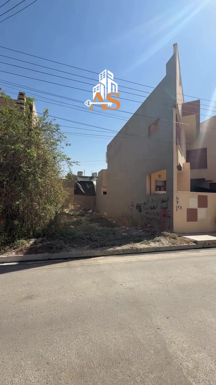حي المزارع ٣ • نصف قطعة ١٥٠م • قرب مستشفى الجمهوري