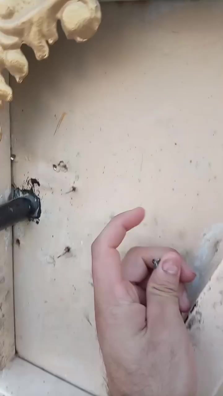 بيت للبيع بحث لعلمي قرب الشارع العام مساحه ١٥٠متر طابقين صب غرفتين فوك وصحيات وغرفه جوه للطلب والستفسار الاتصال الرقام ***********/***********
