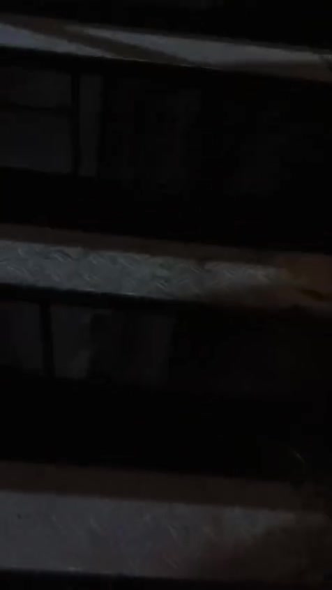 السلام عليكم 
توجد لدينا شقق للإيجار 

غرفه وصاله ومطبخ وخدمات وبلكونه طابق اول 

غرفتين وصاله ومطبخ وخدمات طابق اول 

شارع ابو طياره الشارع المقابل ماركت روزه مقابل جامع الهادي البشير  سعر ام غرفه 350  وام غرفتين سعرها 500 بنايه كلها بناء حديث
للتواصل واتساب 
***********
