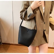 Large-Capacity Pebbled Leather Tote Bucket Bag for Women | Spring — view 8