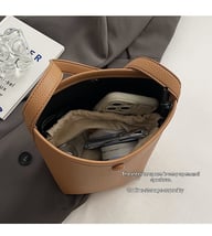 Large-Capacity Pebbled Leather Tote Bucket Bag for Women | Spring — view 12
