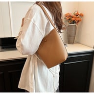 Large-Capacity Pebbled Leather Tote Bucket Bag for Women | Spring — view 9