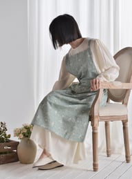 Artistic Floral Cross-Back Bib Apron | Kitchen Work Uniform Canada — view 16