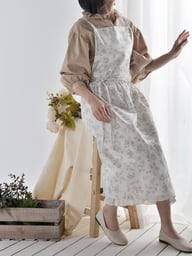 Artistic Floral Cross-Back Bib Apron | Kitchen Work Uniform Canada — view 10