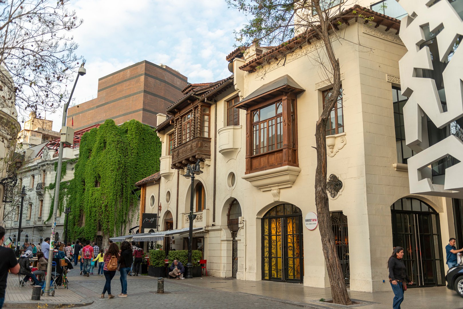 Free Lastarria & Santa Lucia Hill Tour Santiago5