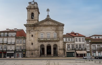 Essential Free Tour Guimaraes Banner