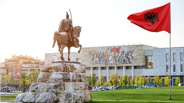 Essential Free Tour Tirana1