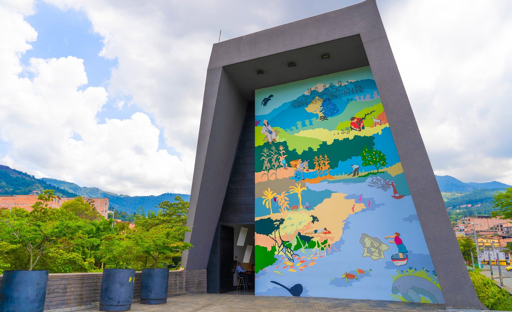 Free Miraflores Tour Medellin2