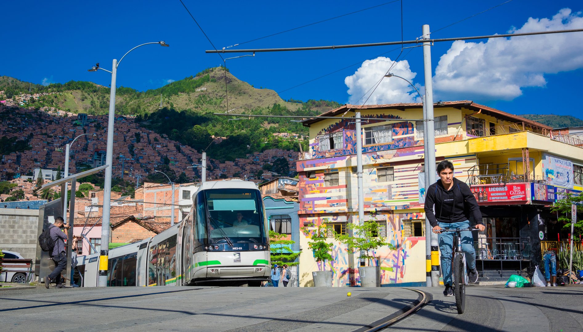 Free Miraflores Tour Medellin4