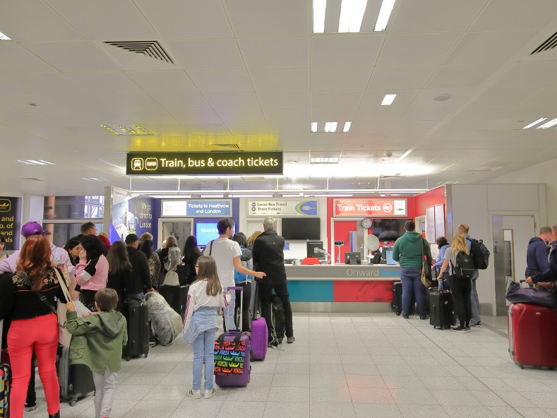 Gatwick_Airport_3