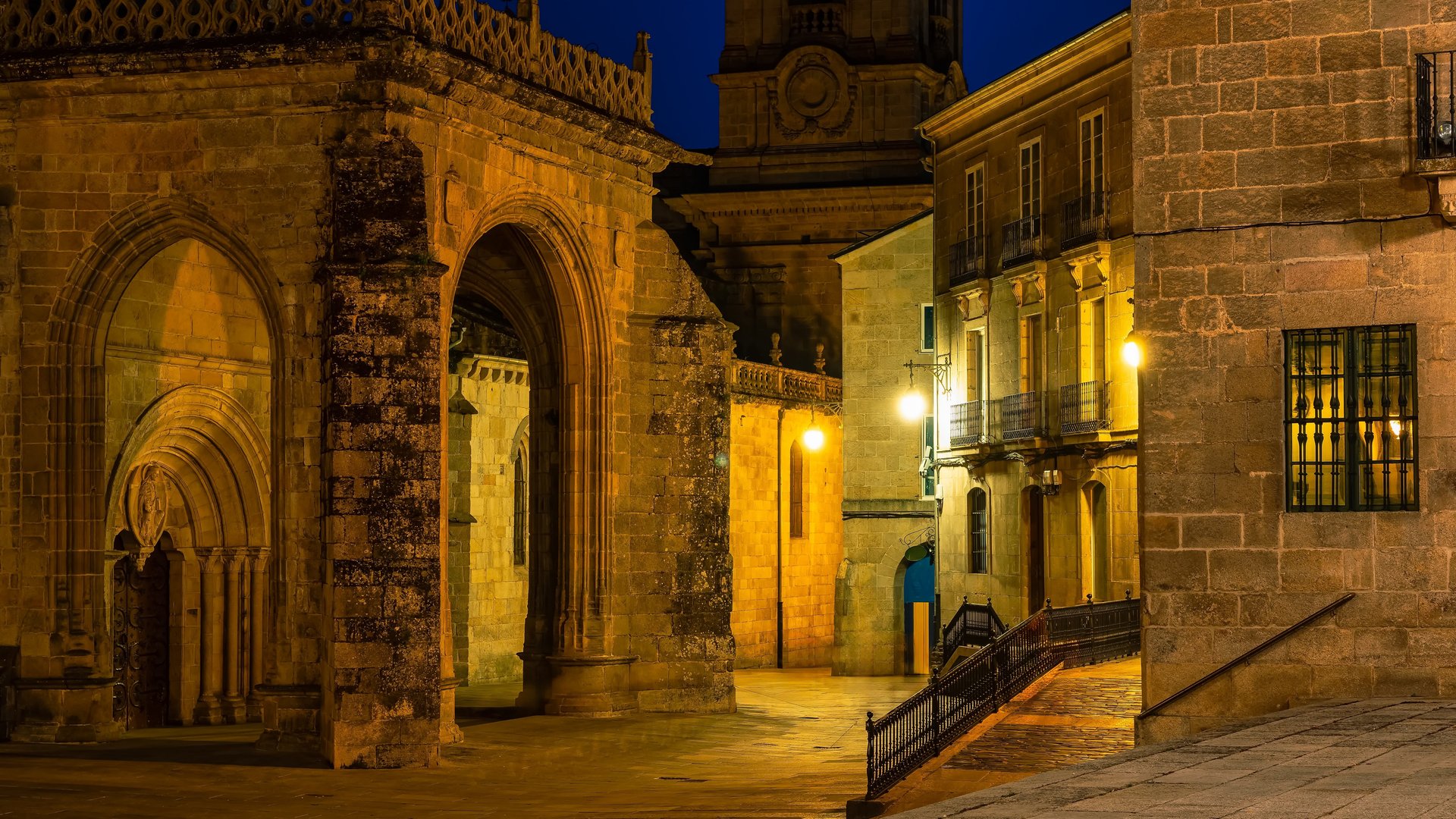 Free Mysteries & Legends Tour Lugo5