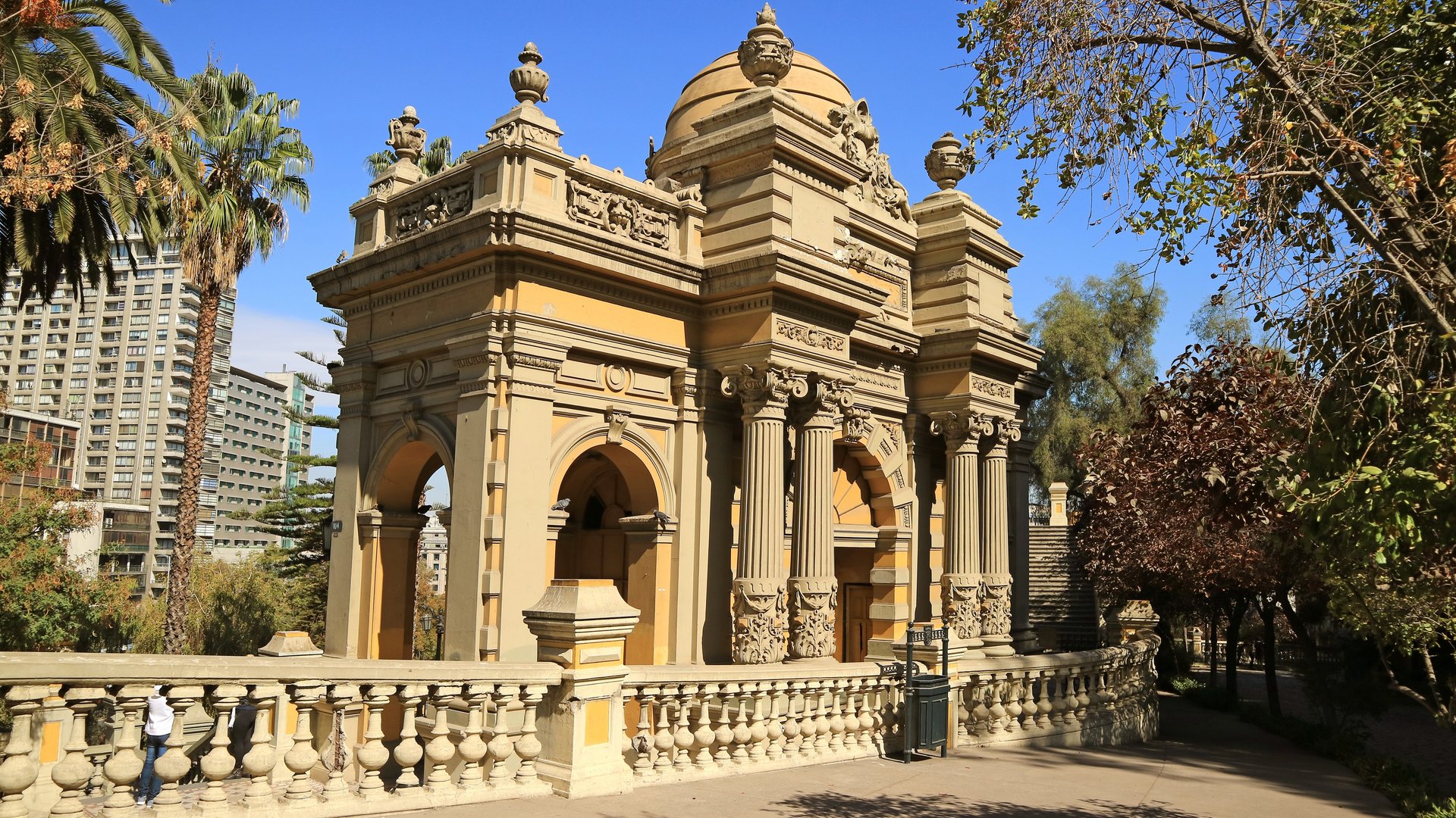 Free Architecture Tour Santiago4