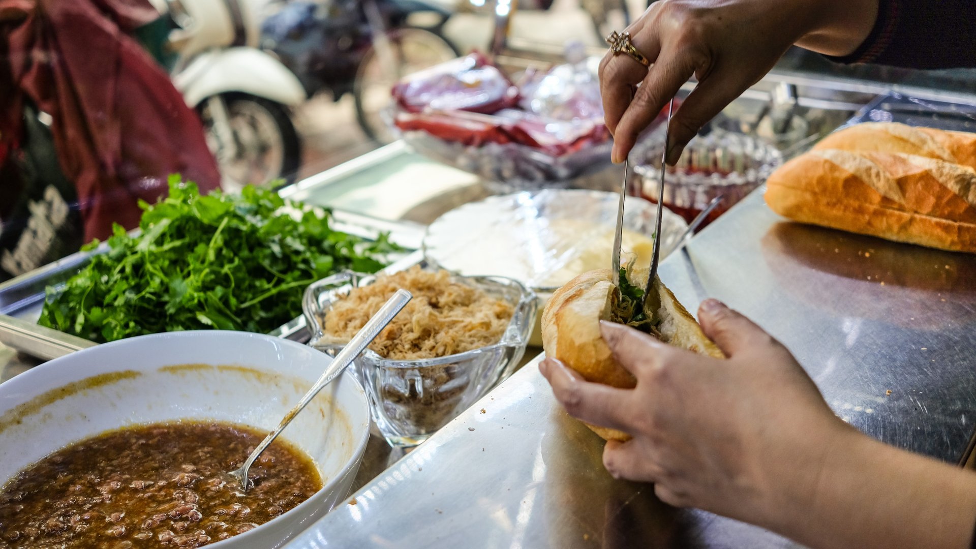 Free Food Tour Ho Chi Minh City1