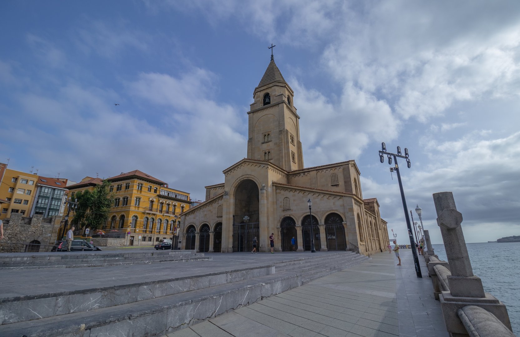 Essential Free Tour Gijon2