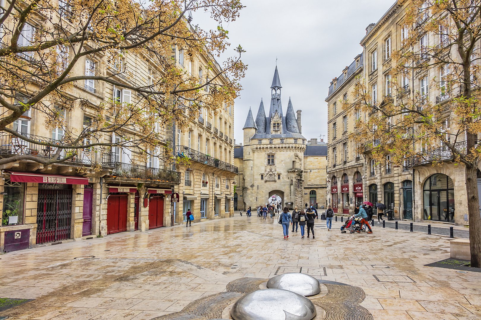 Free Old Town & Saint-Michel Tour Bordeaux3
