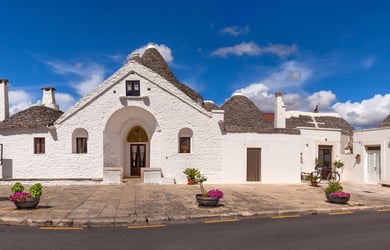 Free Self-Guided Tour Alberobello Banner