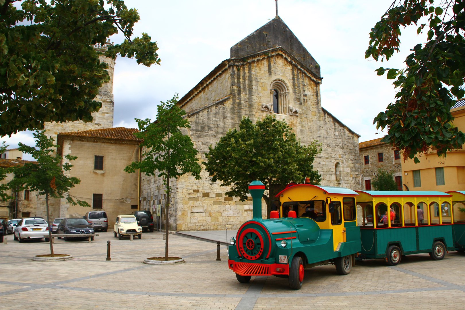 Essential Free Tour Besalu4