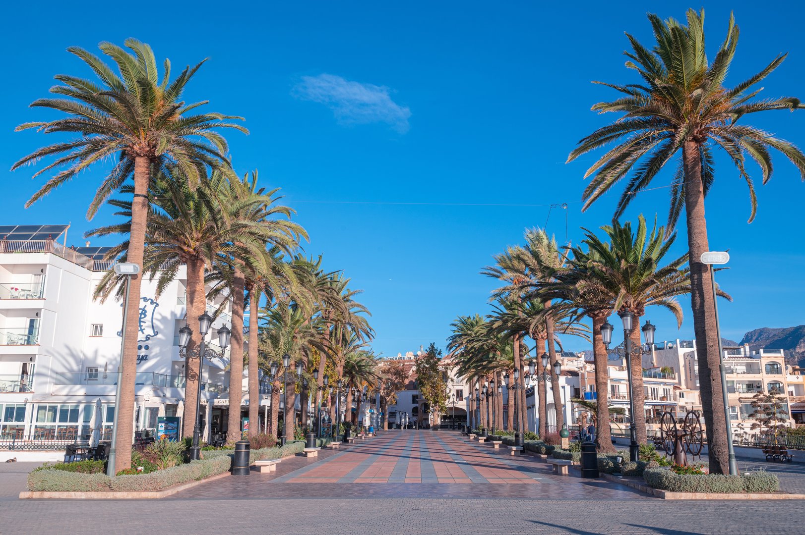 Essential Free Tour Nerja5