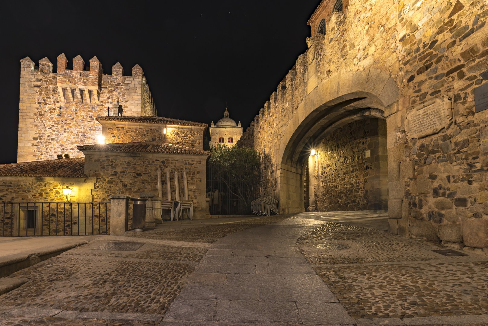 Free Mysteries & Legends Tour Caceres3