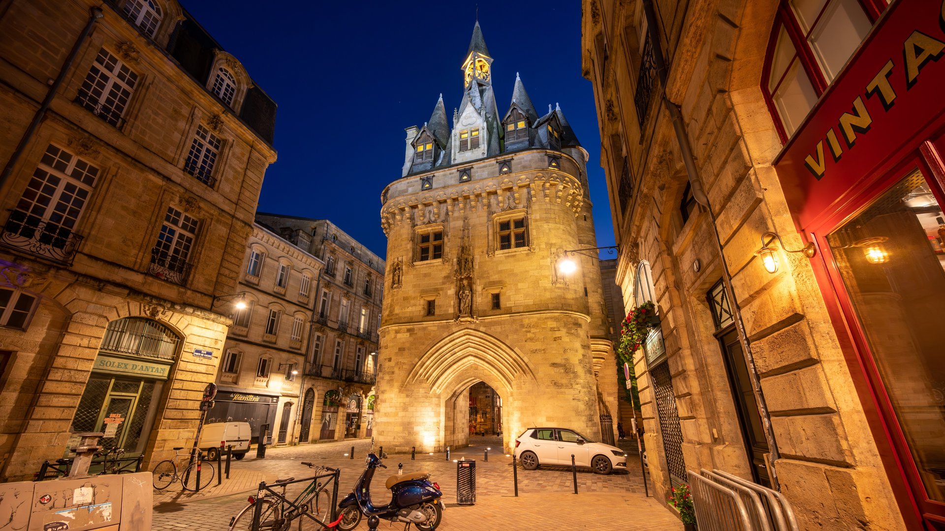 Free Mysteries & Legends Tour Bordeaux1