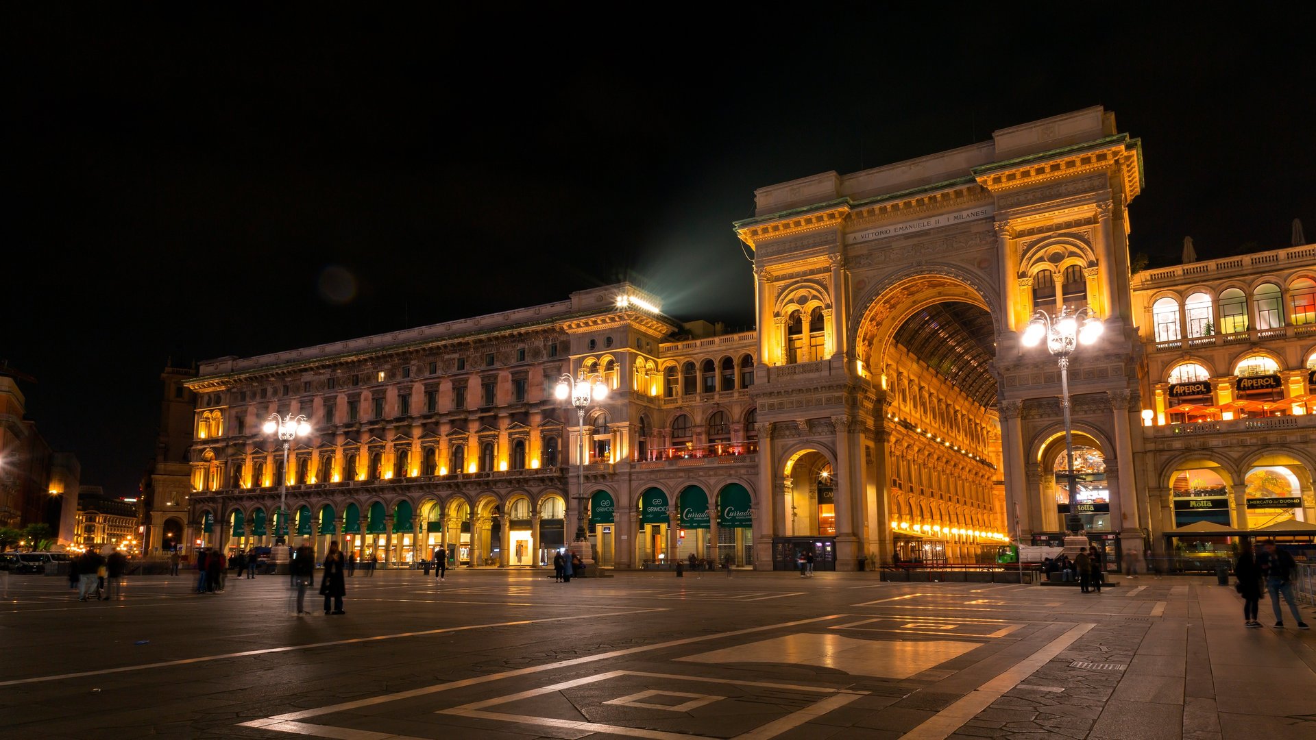 Free Mysteries & Legends Tour Milan1