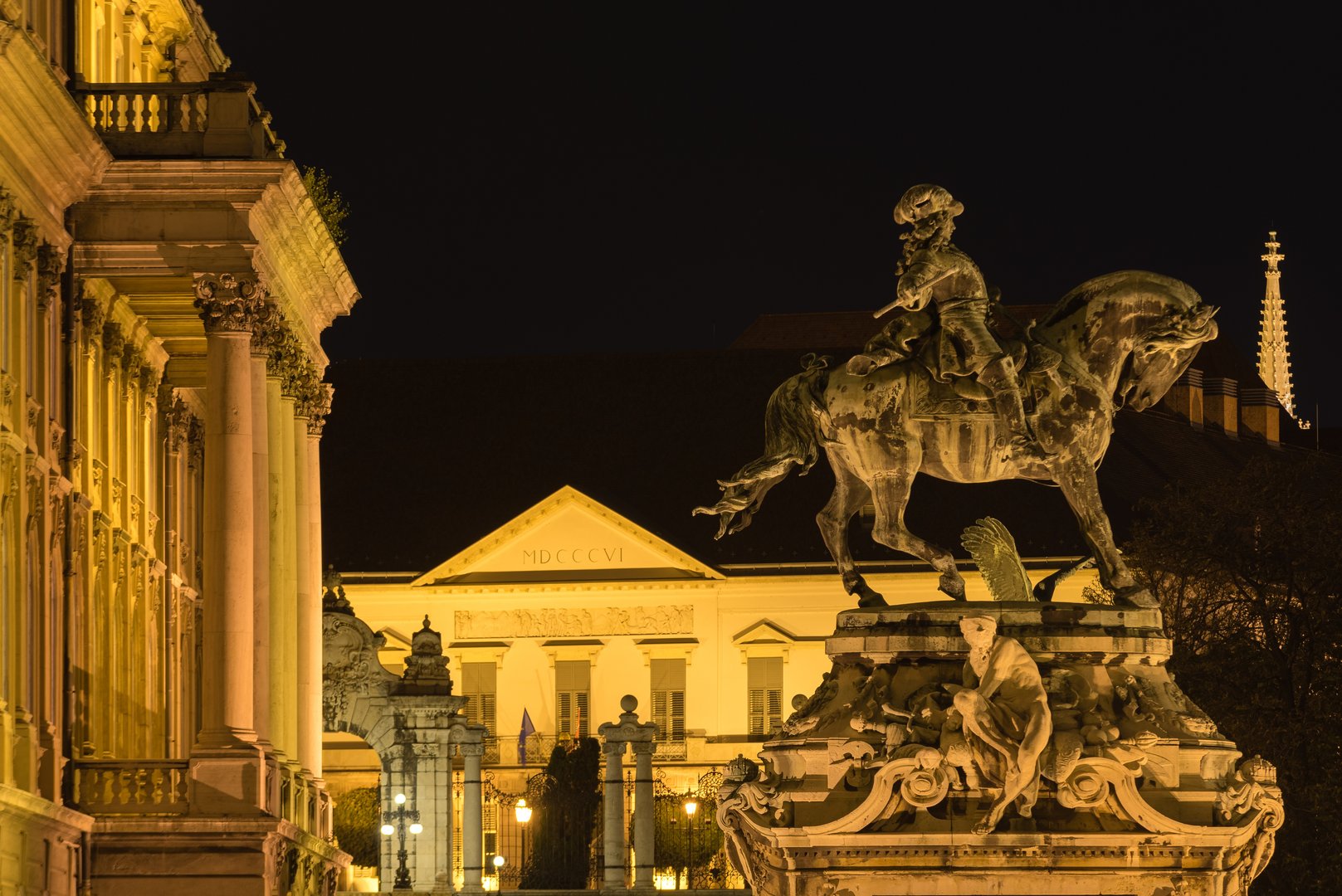Free Buda by Night Tour Budapest5