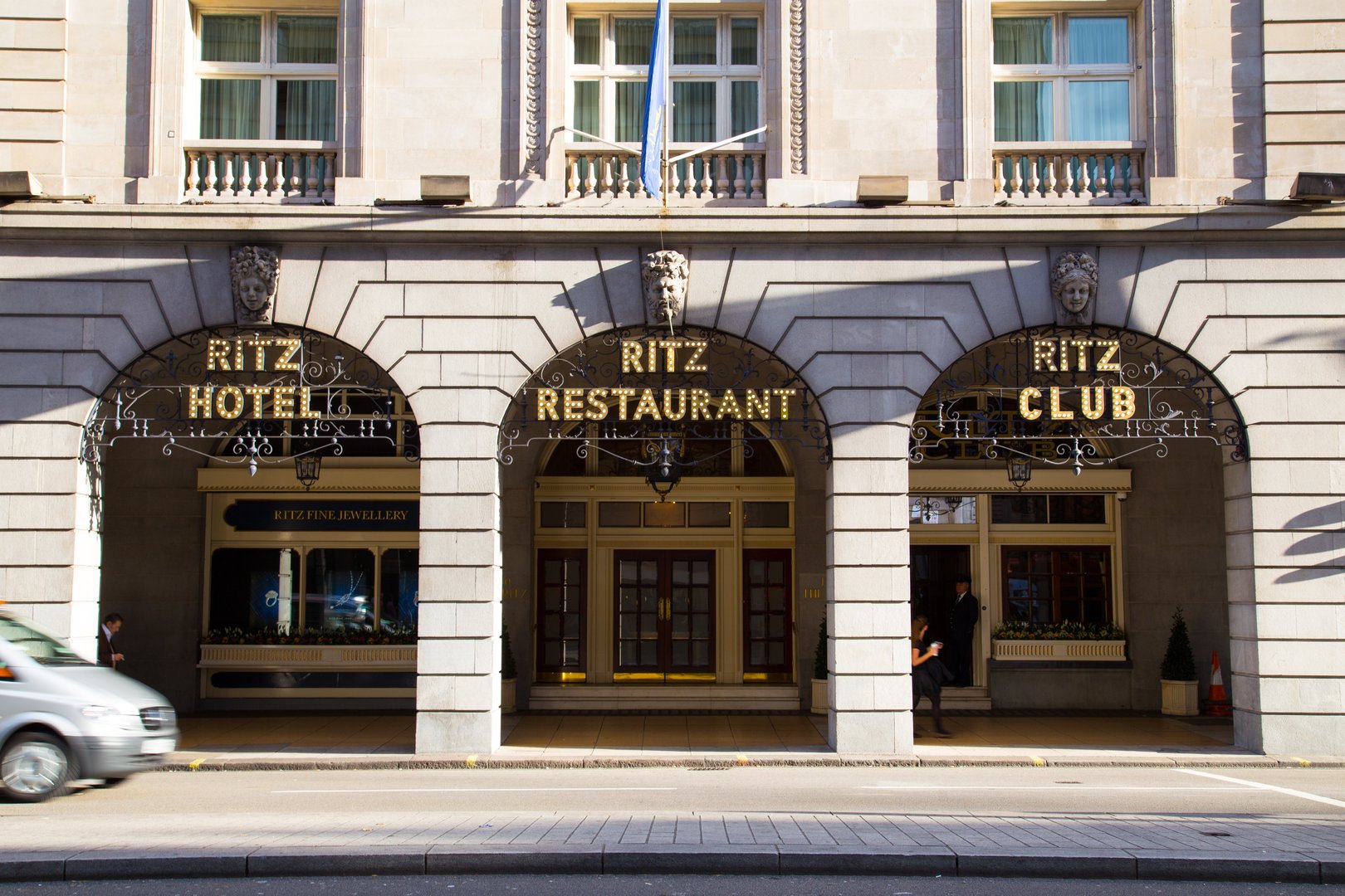 Free Mayfair & Belgravia Tour London5