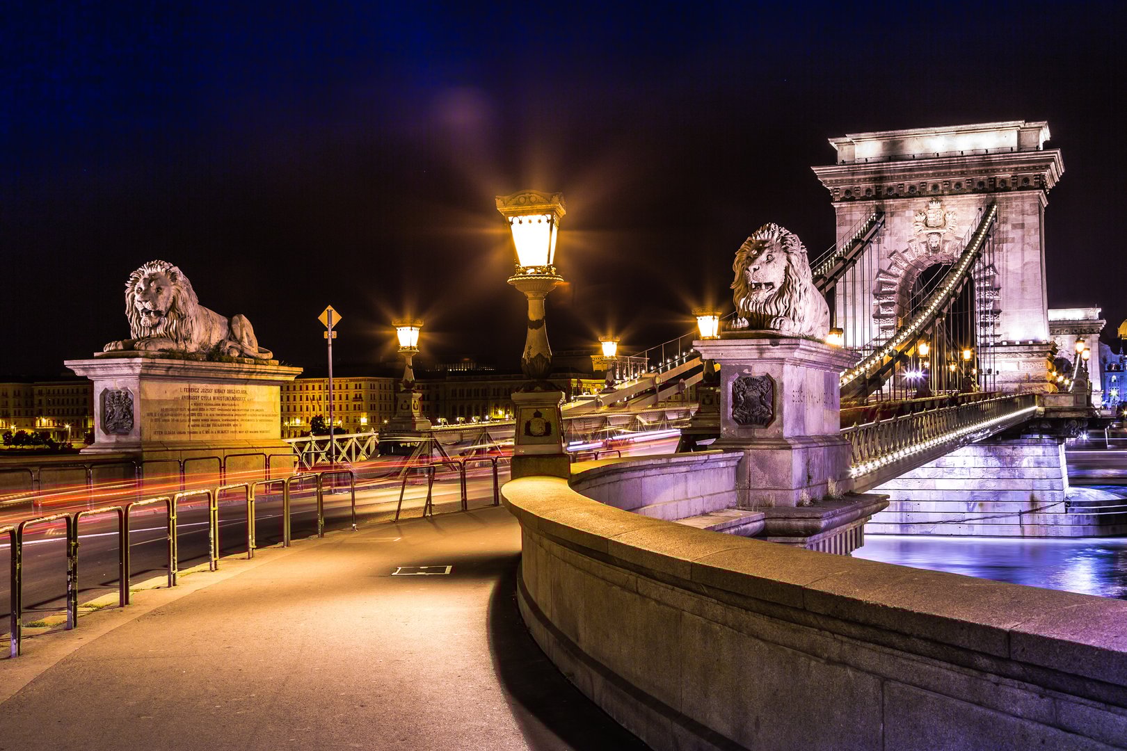 Free Buda by Night Tour Budapest1