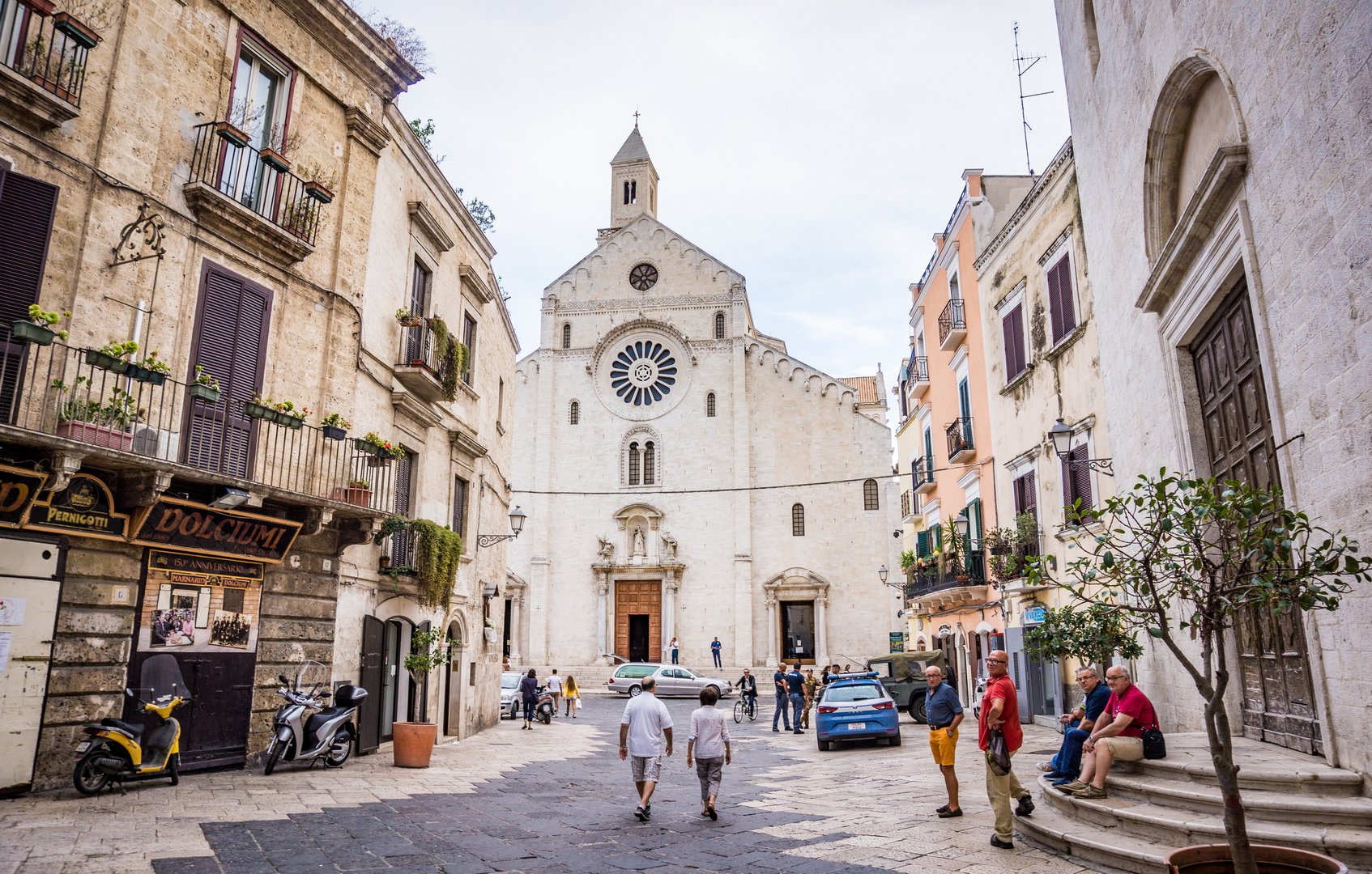 Essential Free Tour Bari5
