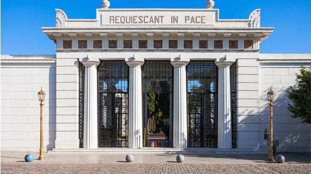 Free La Recoleta Cemetery Tour3