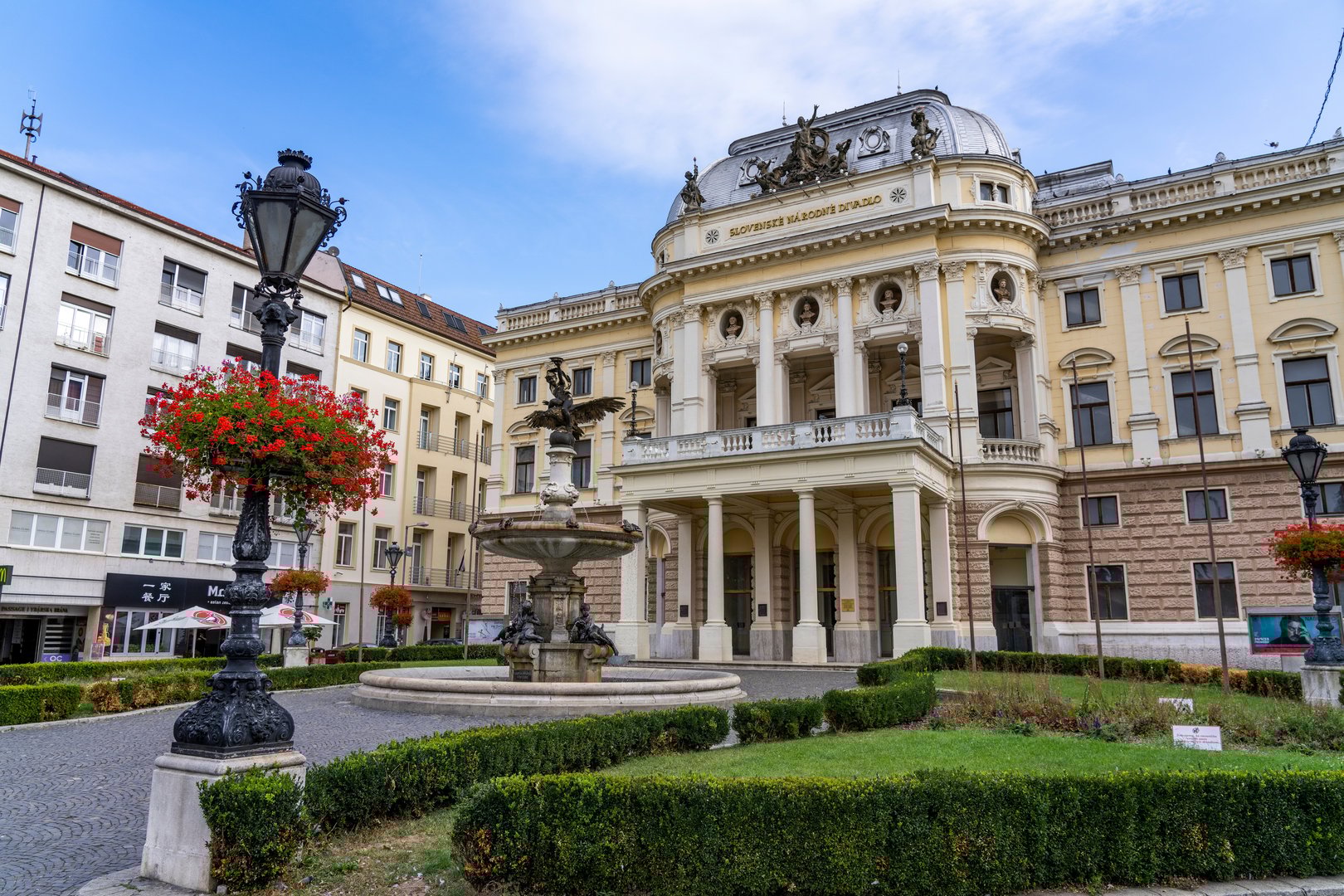 Free Castle & Cathedral Tour Bratislava4
