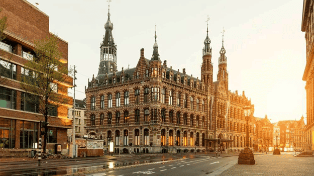 Essential Free Tour Amsterdam1
