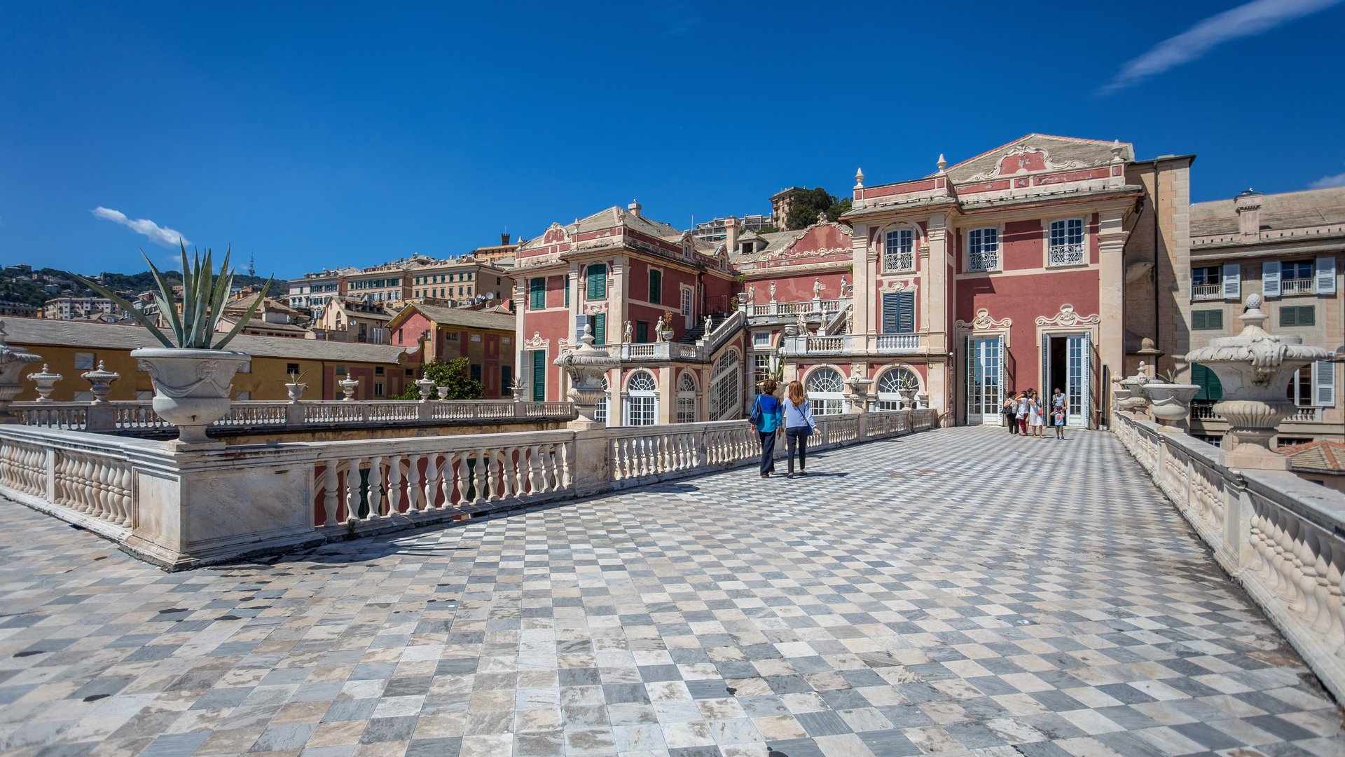 Free Self-Guided Tour Genoa2