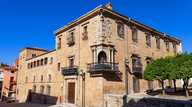 Essential Free Tour Plasencia1