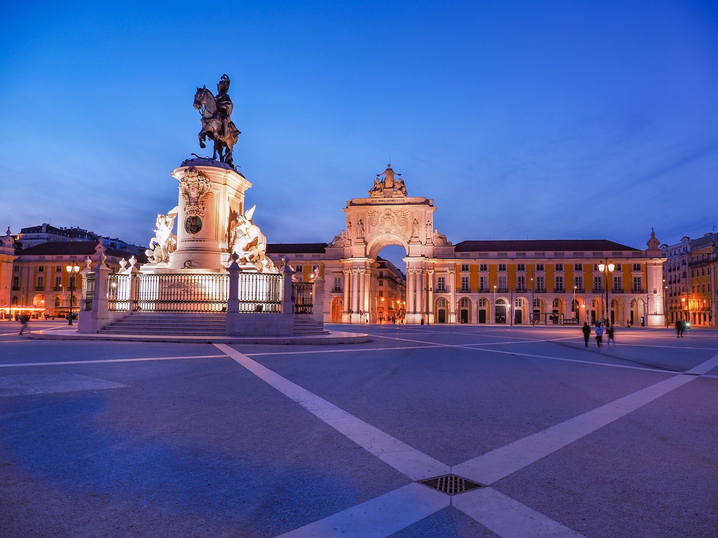 Free Night Tour Lisbon3