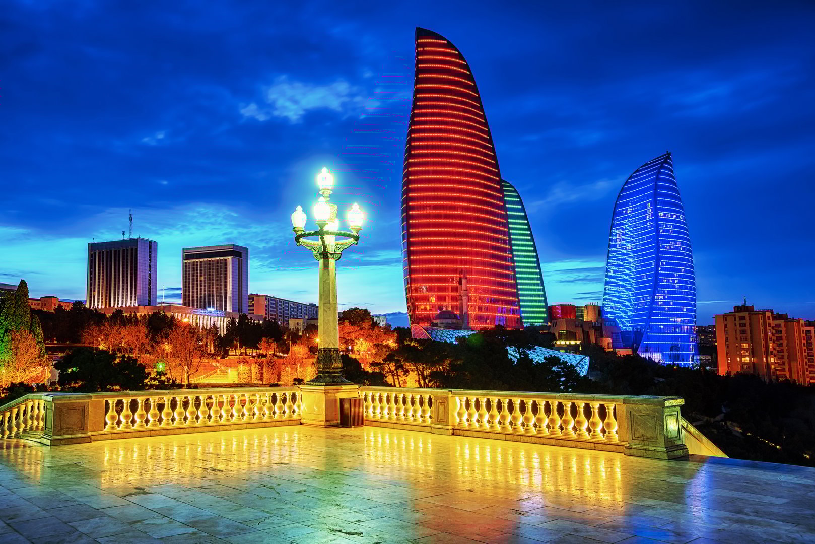 Free Night Tour Baku2