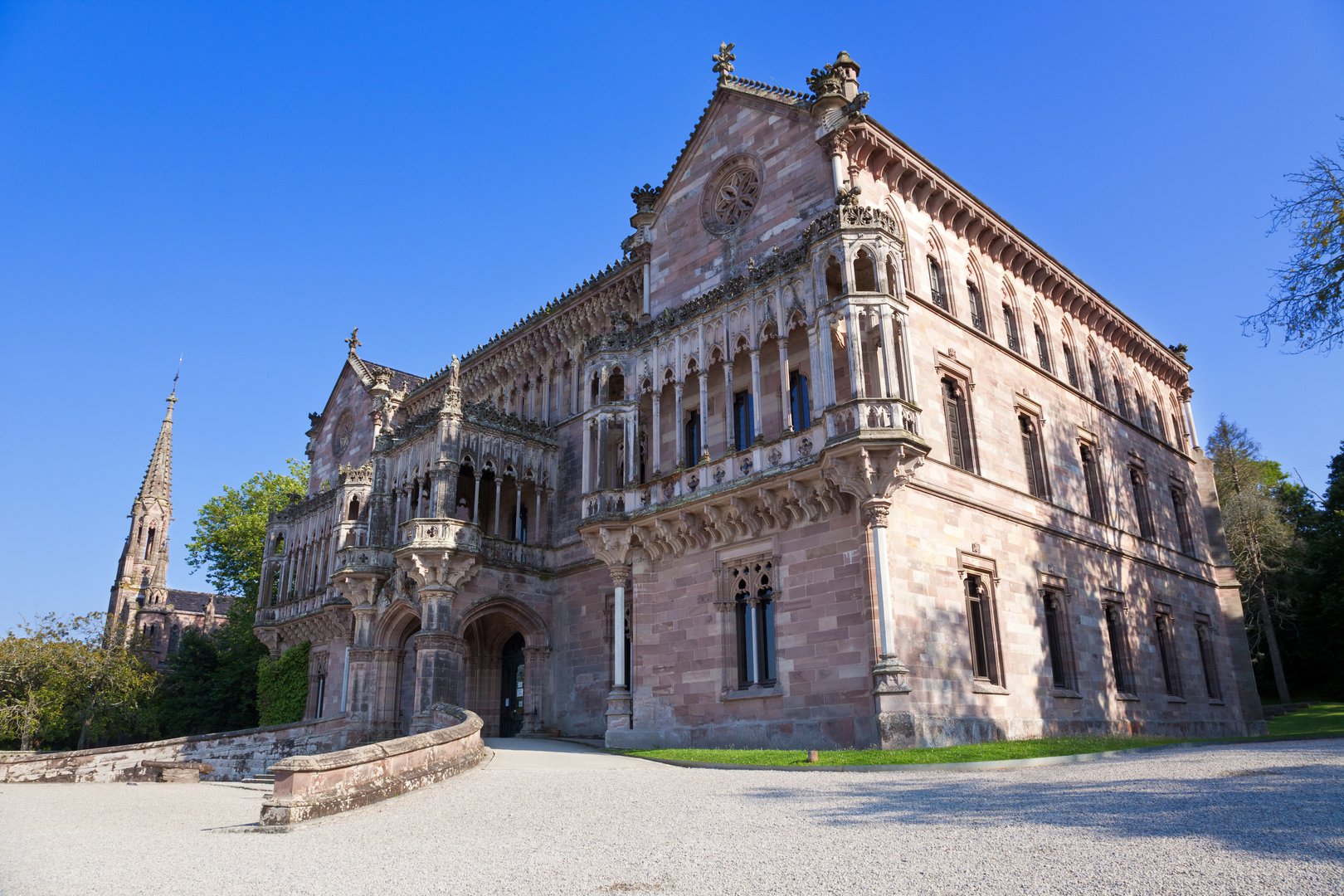 Essential Free Tour Comillas1