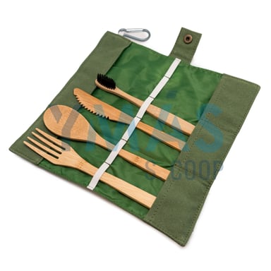 SET DE CUBIERTOS EN BAMBU 4 PIEZAS CON FUNDA