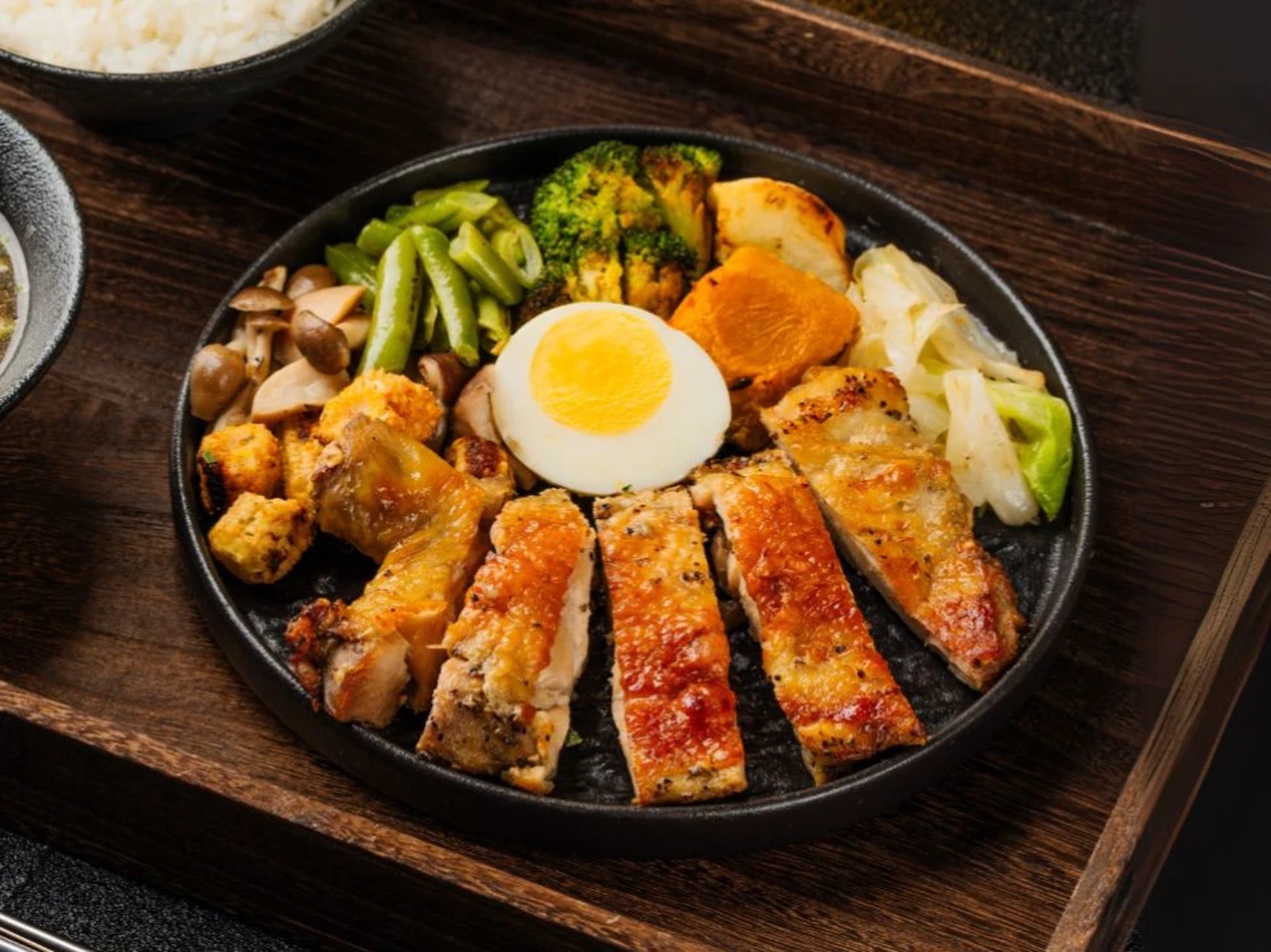 竹北會議餐盒 義式烤雞腿排｜Italian Roasted Chicken Thigh